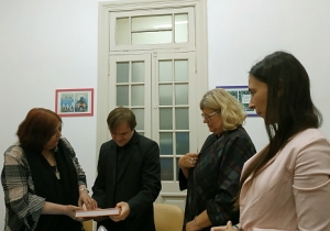 Balagué y Chiqui González recibieron al primer graduado de una carrera terciaria con Síndrome de Down