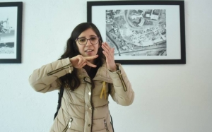 Ayleen, se siente feliz porque sus esfuerzos han rendido frutos.