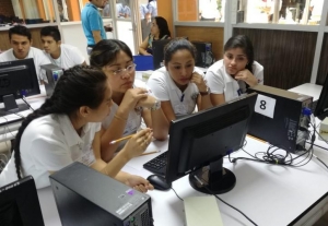 Estudiantes de ingeniería, robótica, mecatrónica y ciencias sociales idean proyectos para apoyar a las personas con discapacidad